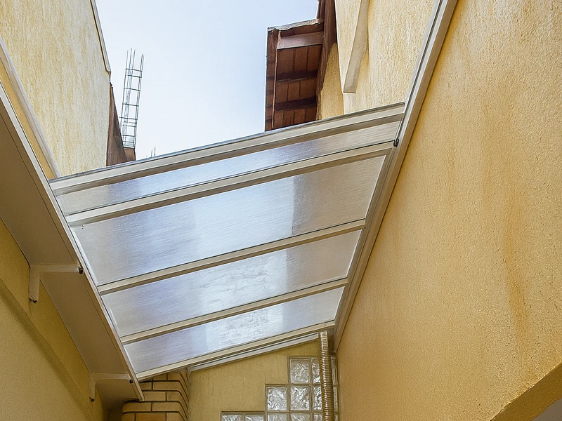 Cobertura Concept Essencial em policarbonato alveolar